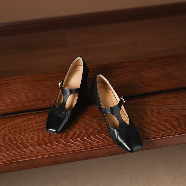 Vienne Square-Toe Heels