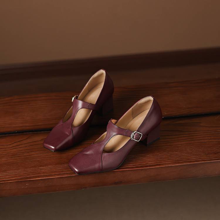 Vienne Square-Toe Heels