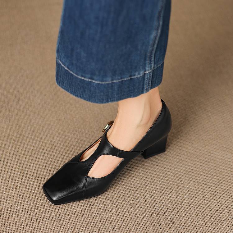 Vienne Square-Toe Heels