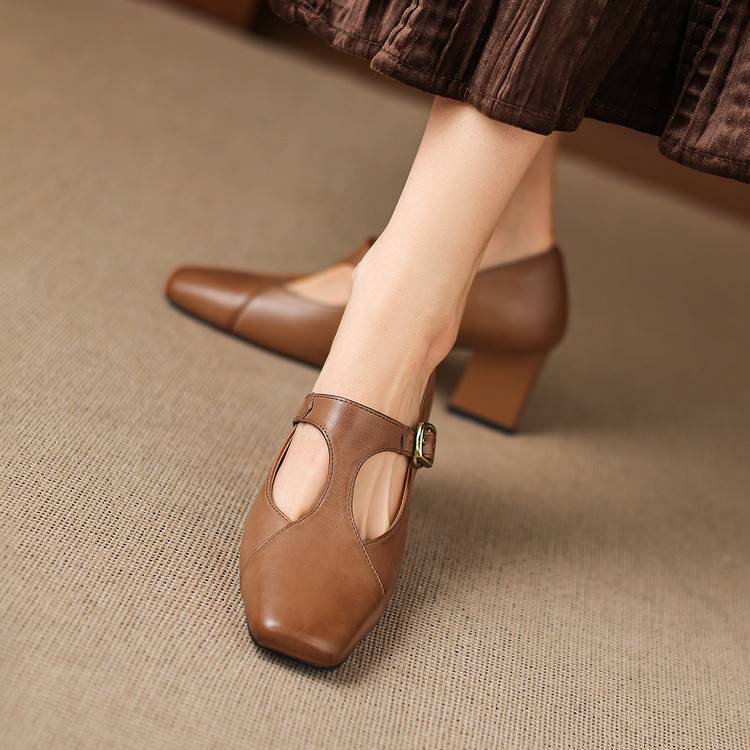 Vienne Square-Toe Heels