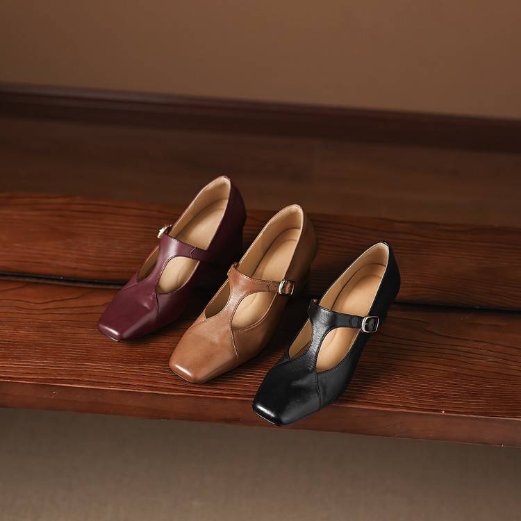 Vienne Square-Toe Heels
