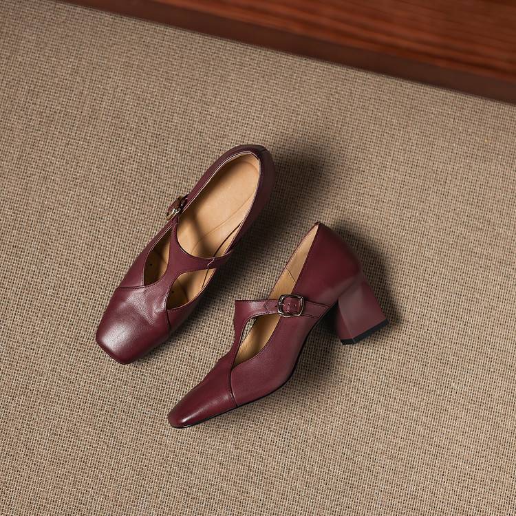 Vienne Square-Toe Heels